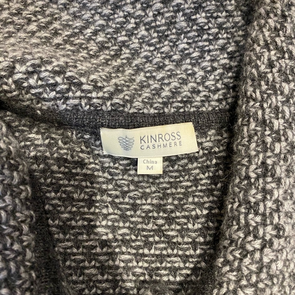 Kinross Cashmere Short Sleeve Sweater - Picture 2 of 3